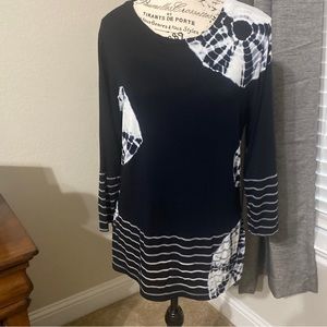 Isela ladies Tunic size large.